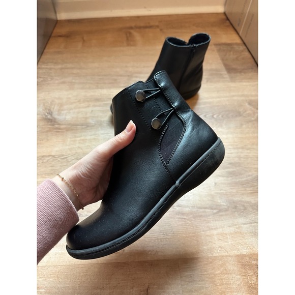 FLEXSTEP | Black Tallie Faux Leather Ankle Boots - Picture 2 of 7